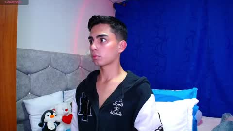 Snapshot of owenblue__ chatting on September 14, 2025, 9:14 pm Owen  Independent model  online show from September 14, 2025, 9:14 pm