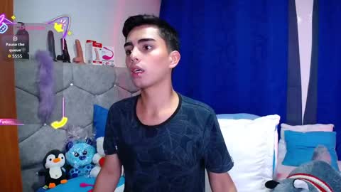 Snapshot of owenblue__ chatting on September 24, 2025, 11:30 pm Owen  Independent model  online show from September 24, 2025, 11:30 pm