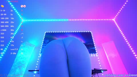 Snapshot of oxlemon chatting on December 28, 2024, 3:04 am oxlemon online show from December 28, 2024, 3:04 am