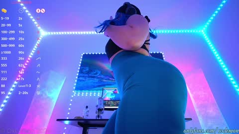 Snapshot of oxlemon chatting on January 10, 2025, 2:04 am oxlemon online show from January 10, 2025, 2:04 am