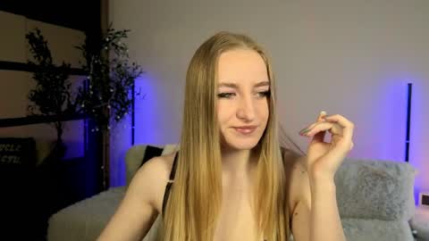 Oxy Foxie online show from April 5, 2026, 3:31 pm