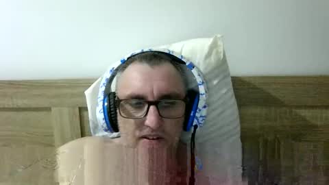 Snapshot of ozzie_male77 chatting on September 28, 2025, 11:37 am Brian online show from September 28, 2025, 11:37 am