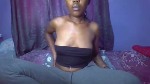 Snapshot of p_valley761523 chatting on October 24, 2025, 10:00 am Val online show from October 24, 2025, 10:00 am