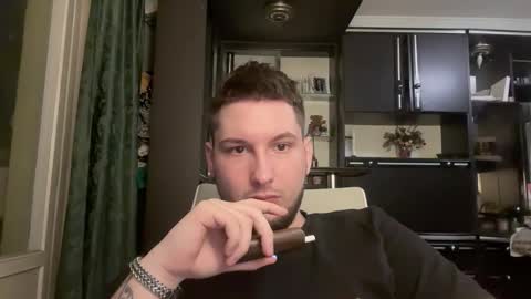 pablo_benzo online show from October 21, 2025, 3:35 pm