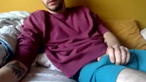 Snapshot of paintdude424 chatting on December 17, 2024, 6:42 pm paintdude424 online show from December 17, 2024, 6:42 pm