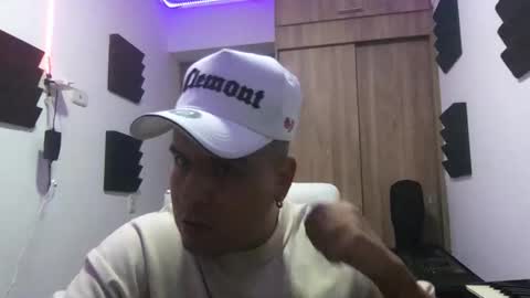 paisaexotico online show from October 26, 2025, 12:49 am