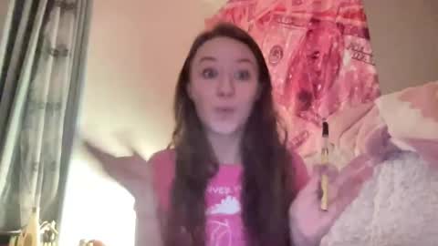 paisleysnowxo online show from February 27, 2025, 7:23 am