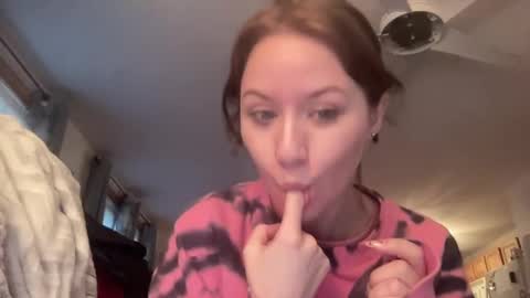 paisleysnowxo online show from November 1, 2025, 8:55 pm