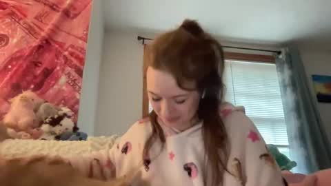 paisleysnowxo online show from November 5, 2025, 6:41 pm