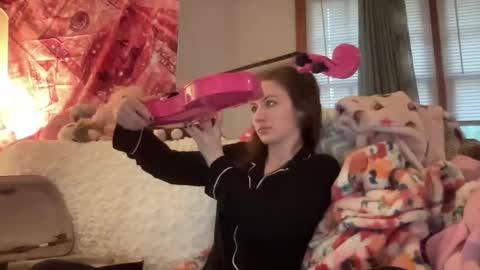 paisleysnowxo online show from November 13, 2025, 8:52 pm