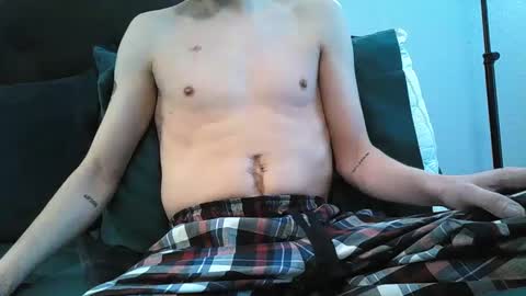 Snapshot of pale_atom chatting on January 1, 2025, 2:31 pm Atom online show from January 1, 2025, 2:31 pm