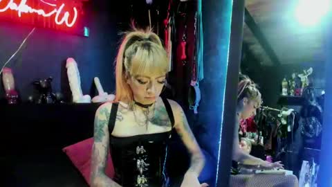 Snapshot of palomawells chatting on January 9, 2025, 12:14 am Paloma online show from January 9, 2025, 12:14 am