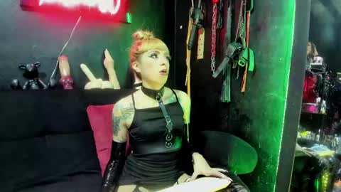 Snapshot of palomawells chatting on February 11, 2025, 9:25 pm Paloma online show from February 11, 2025, 9:25 pm