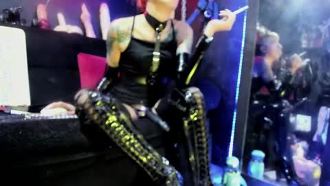 Snapshot of palomawells chatting on February 12, 2025, 12:27 am Paloma online show from February 12, 2025, 12:27 am