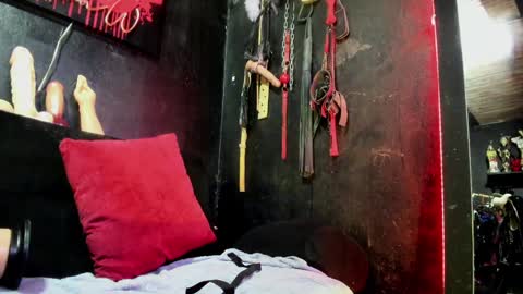 Snapshot of palomawells chatting on February 26, 2025, 1:00 am Paloma online show from February 26, 2025, 1:00 am