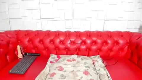 pamela_gaviria01 online show from February 25, 2026, 1:21 pm