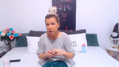 Snapshot of pamela_issy chatting on February 2, 2025, 6:37 am PAMEL ISSY online show from February 2, 2025, 6:37 am