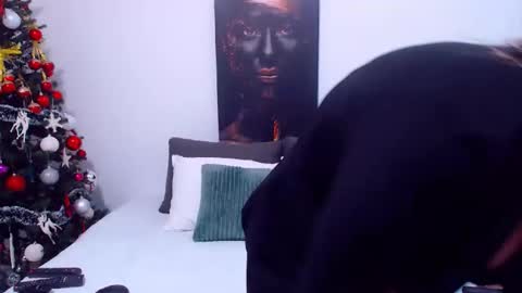 Snapshot of pamela_issy chatting on December 1, 2025, 12:32 pm PAMEL ISSY online show from December 1, 2025, 12:32 pm