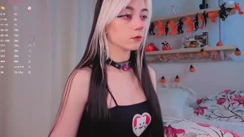 Snapshot of pamelaryant chatting on November 3, 2025, 3:02 pm Diana online show from November 3, 2025, 3:02 pm