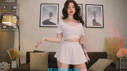 Snapshot of pamelaryant chatting on November 24, 2025, 11:37 pm Diana online show from November 24, 2025, 11:37 pm