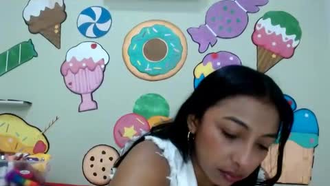 pamelaskiny20 online show from May 6, 2026, 2:29 am