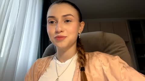 Snapshot of pamulahallquist chatting on May 27, 2026, 3:09 pm Lia online show from May 27, 2026, 3:09 pm