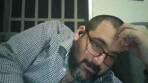 pandaguiar77 online show from April 16, 2026, 6:25 am