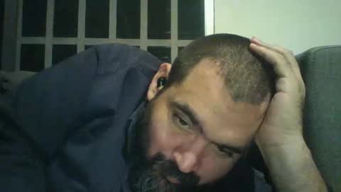 pandaguiar77 online show from April 17, 2026, 6:27 am