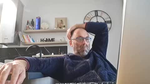 Snapshot of pansak1973 chatting on December 12, 2024, 10:02 am pansak1973 online show from December 12, 2024, 10:02 am