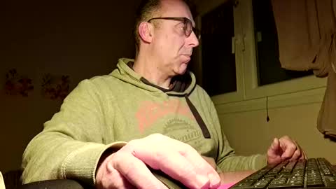 Snapshot of pansak1973 chatting on February 23, 2025, 5:29 pm pansak1973 online show from February 23, 2025, 5:29 pm