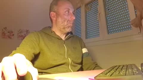 Snapshot of pansak1973 chatting on March 12, 2025, 12:36 pm pansak1973 online show from March 12, 2025, 12:36 pm