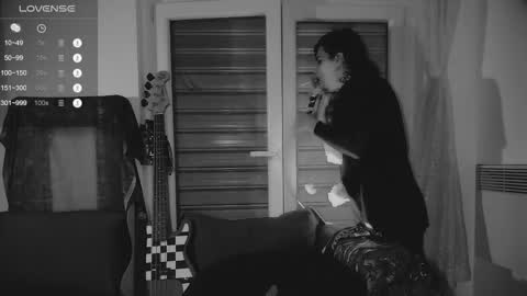 In bio online show from October 24, 2025, 3:52 pm