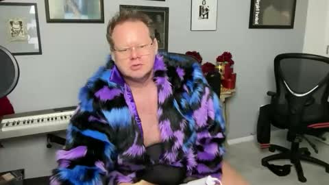 PantyhoseKing online show from November 29, 2025, 1:14 pm