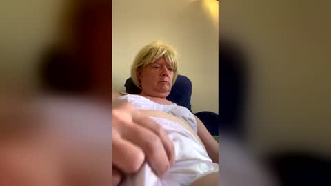 Snapshot of pantyvloletlace chatting on December 3, 2025, 5:00 pm Pantyvioletlace online show from December 3, 2025, 5:00 pm