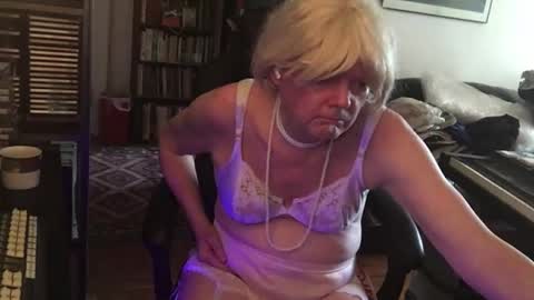 Pantyvioletlace online show from July 18, 2026, 9:07 pm
