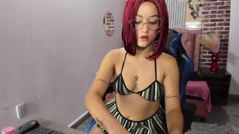 Paola  online show from February 5, 2026, 6:23 pm