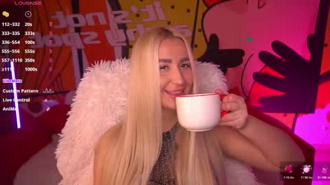 Snapshot of paolamola chatting on February 28, 2026, 9:32 am Lia online show from February 28, 2026, 9:32 am