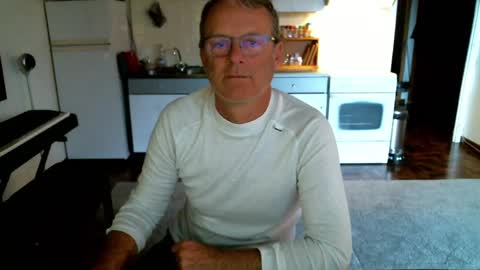 papa_show online show from January 9, 2025, 10:41 am