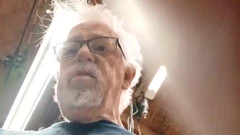 Snapshot of papajb70 chatting on November 28, 2025, 1:41 am papajb70 online show from November 28, 2025, 1:41 am
