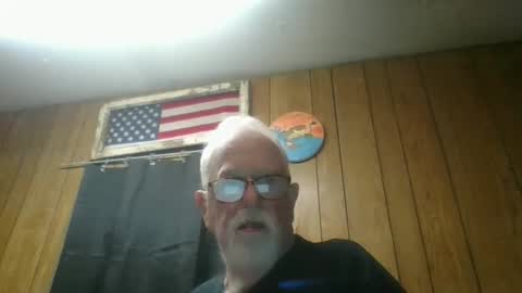 Snapshot of papajb70 chatting on March 4, 2026, 2:06 am papajb70 online show from March 4, 2026, 2:06 am