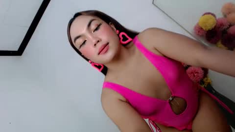 Fina Dwarf online show from March 6, 2025, 11:47 am