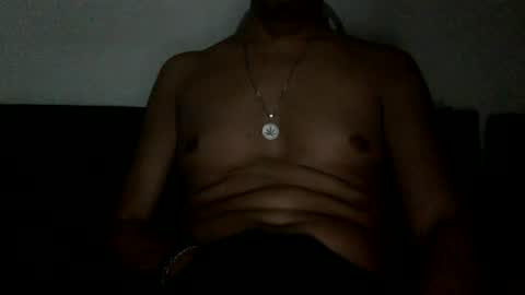 Snapshot of papy_dani33 chatting on June 25, 2026, 9:03 am papy_dani33 online show from June 25, 2026, 9:03 am