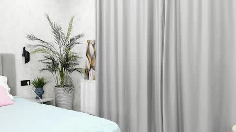 Snapshot of paradi_se chatting on January 16, 2026, 8:40 am Melena online show from January 16, 2026, 8:40 am