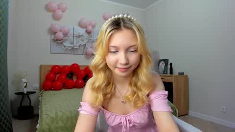 Snapshot of paradi_se chatting on February 14, 2026, 8:44 am Melena online show from February 14, 2026, 8:44 am