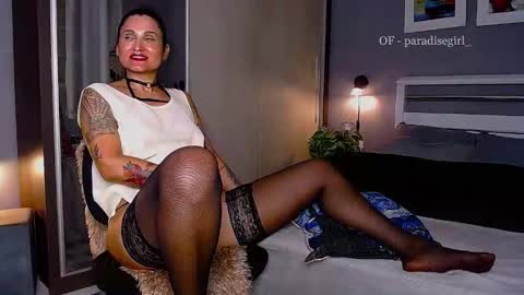 Snapshot of paradisegirl_ chatting on December 29, 2024, 1:13 am My alter ego Betinna Flowers - a tattooed Miss  -   Are you missing me come in here  -  online show from December 29, 2024, 1:13 am