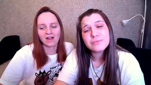 paradisexparadisex online show from November 22, 2025, 12:15 pm