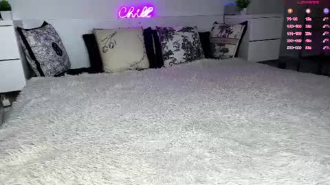 Stacy online show from July 25, 2026, 5:43 pm
