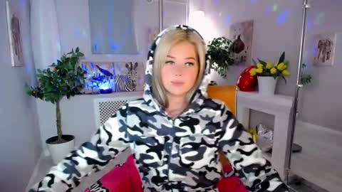Snapshot of passionate_babe chatting on January 23, 2025, 9:29 am I have returned from vacation and I am glad to share my energy and emotions with you online show from January 23, 2025, 9:29 am