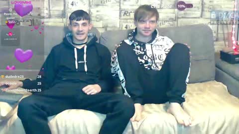 Max tall dark-haired guy with tattoos and Phil blond-haired online show from May 15, 2026, 11:23 pm