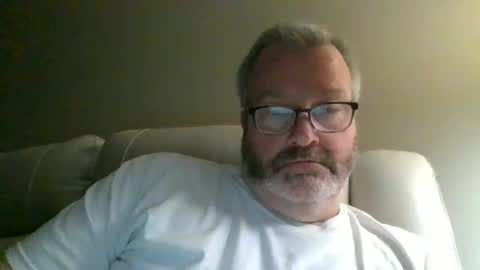 passporttraveler1 online show from April 17, 2026, 1:19 am